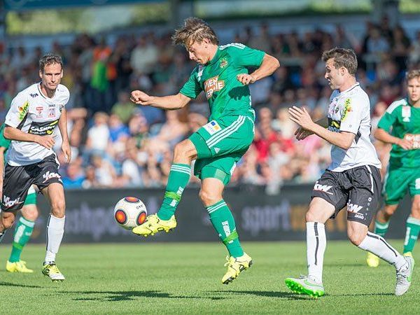 Stefan Schwab (Rapid) gegen Emanuel Schreiner beim Spiel von SCR Altach und SK Rapid Wien Stefan Schwab (Rapid) gegen Emanuel Schreiner beim Spiel von SCR Altach und SK Rapid Wien