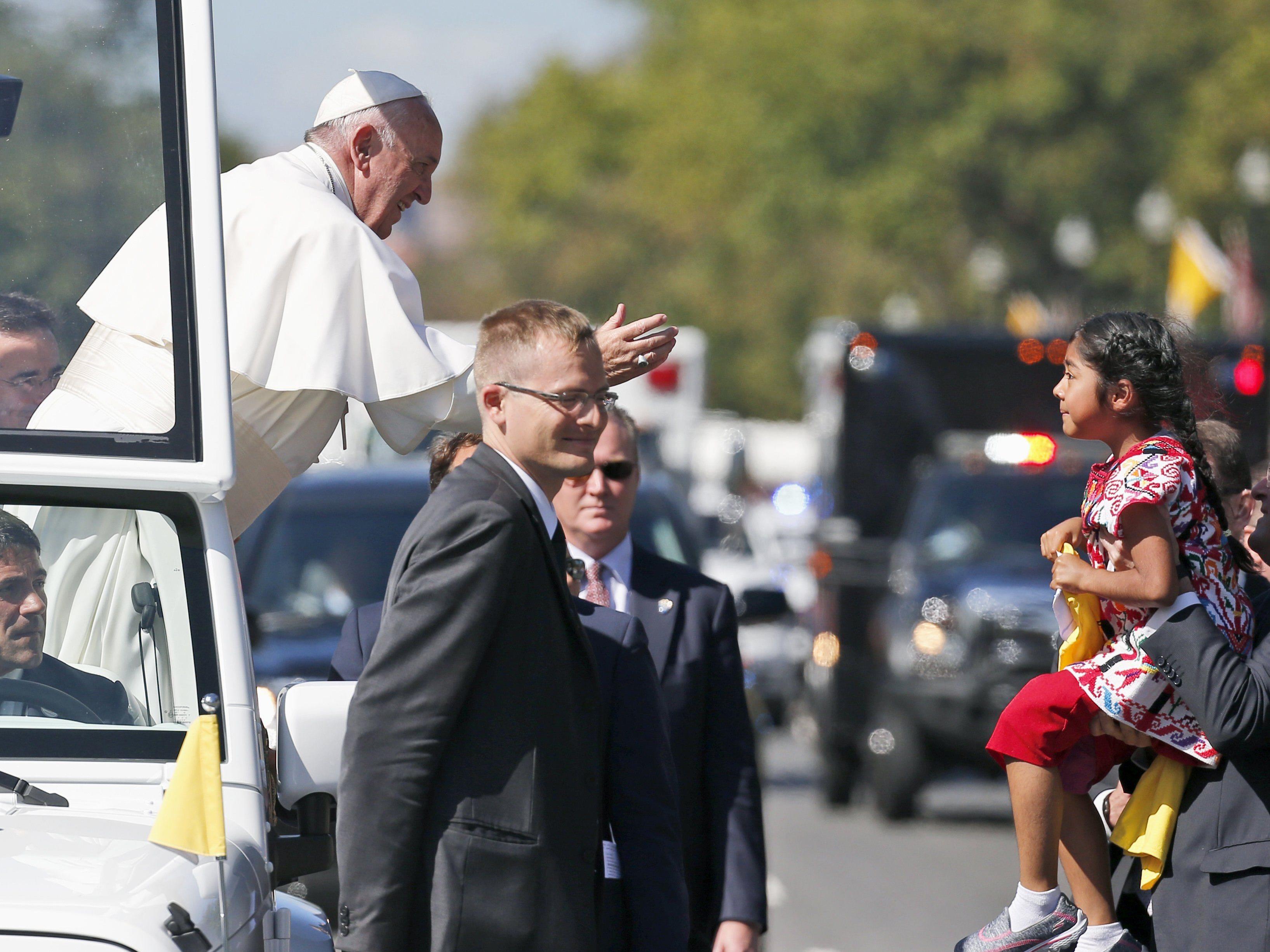 Fünfjährige machte sich bei Pontifex für Einwanderer stark.