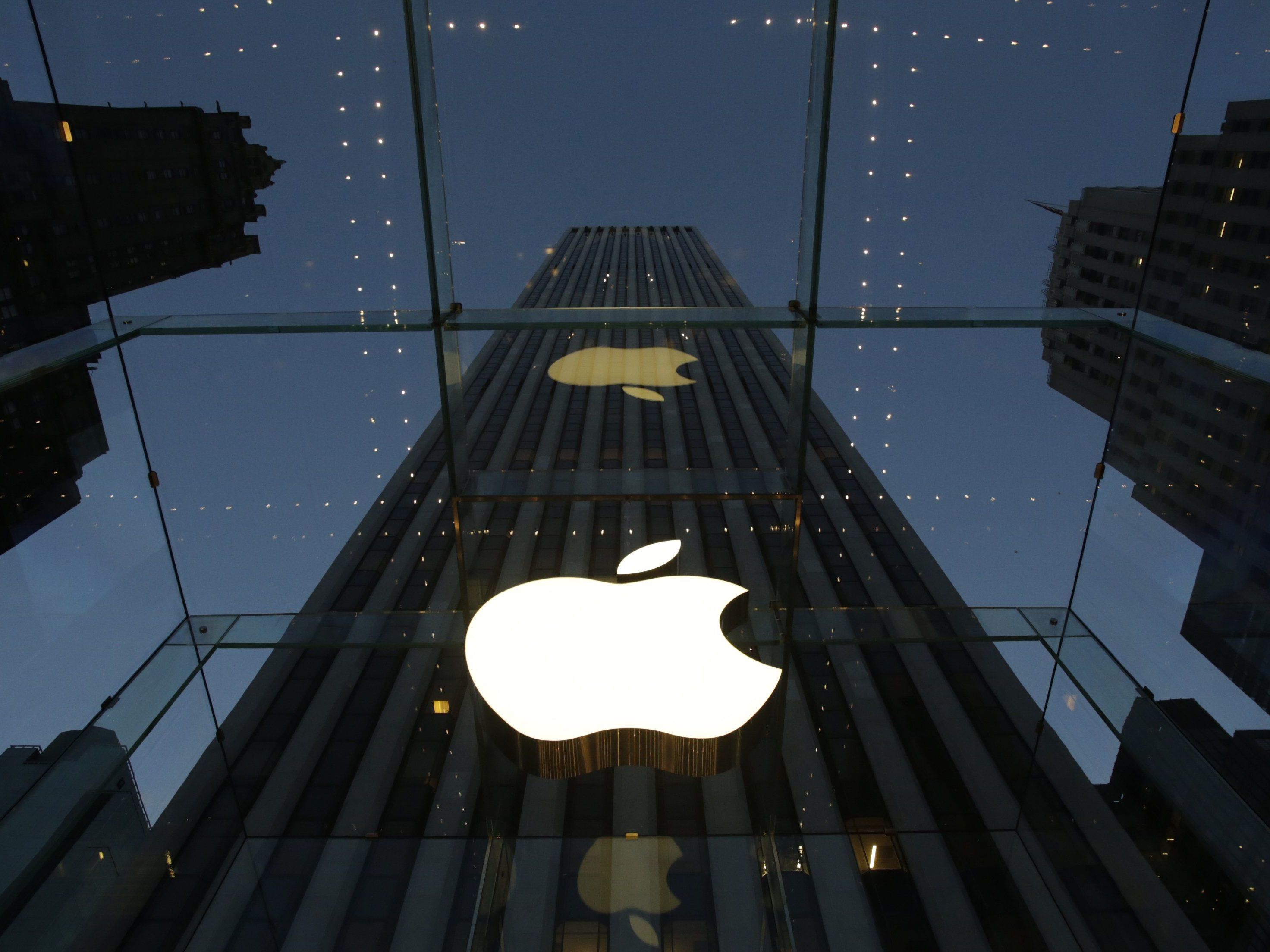 Neue Technik in altem Gehäuse - Apple-Fernsehen soll App Store bekommen und für Spiele nutzbar sein. Neue Technik in altem Gehäuse - Apple-Fernsehen soll App Store bekommen und für Spiele nutzbar sein.