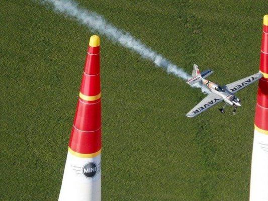 Kein Red Bull Air Race Qualifying am Samstag - sonntags soll es weitergehen. Kein Red Bull Air Race Qualifying am Samstag - sonntags soll es weitergehen.