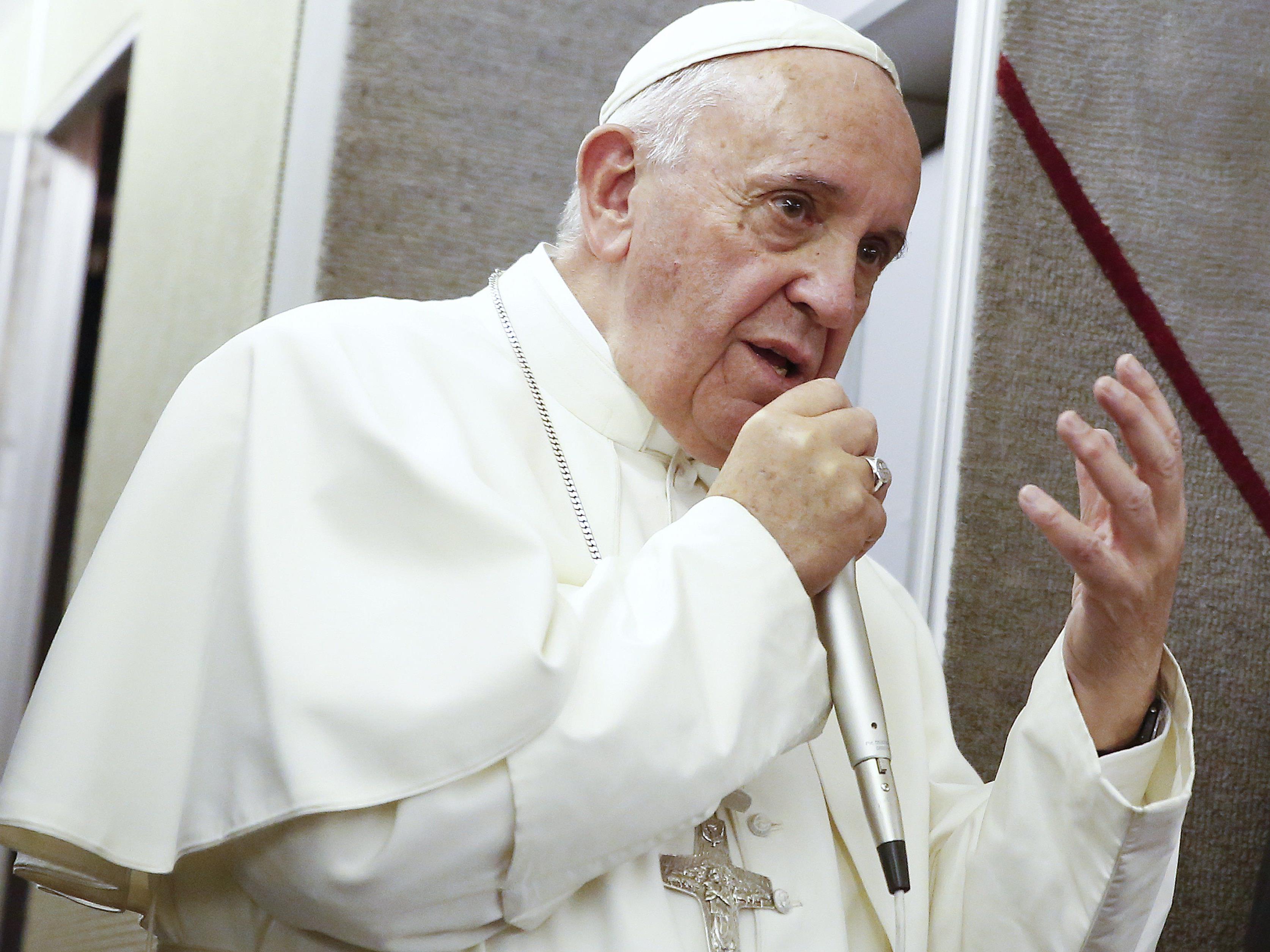 Pontifex hält Pädophilie unter Priestern für "Verrat an Berufung".