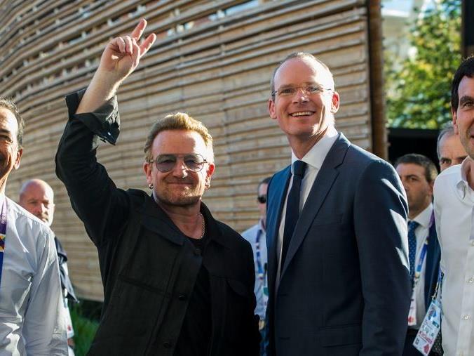 Bono besuchte die EXPO in Mailand.