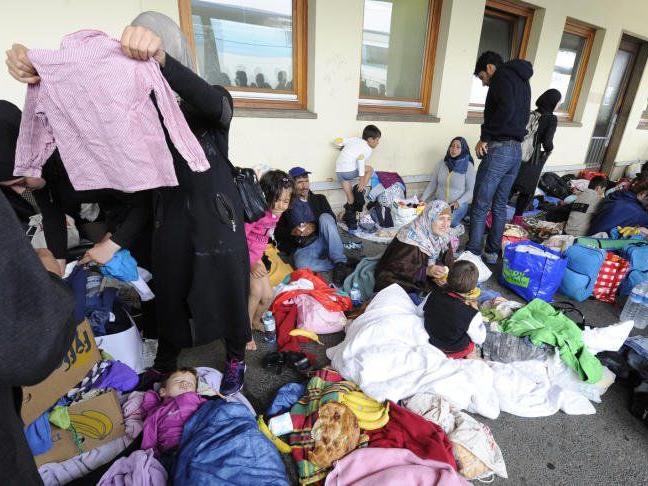 Sehr viele Sachspenden haben die Flüchtlinge in Wien erreicht.