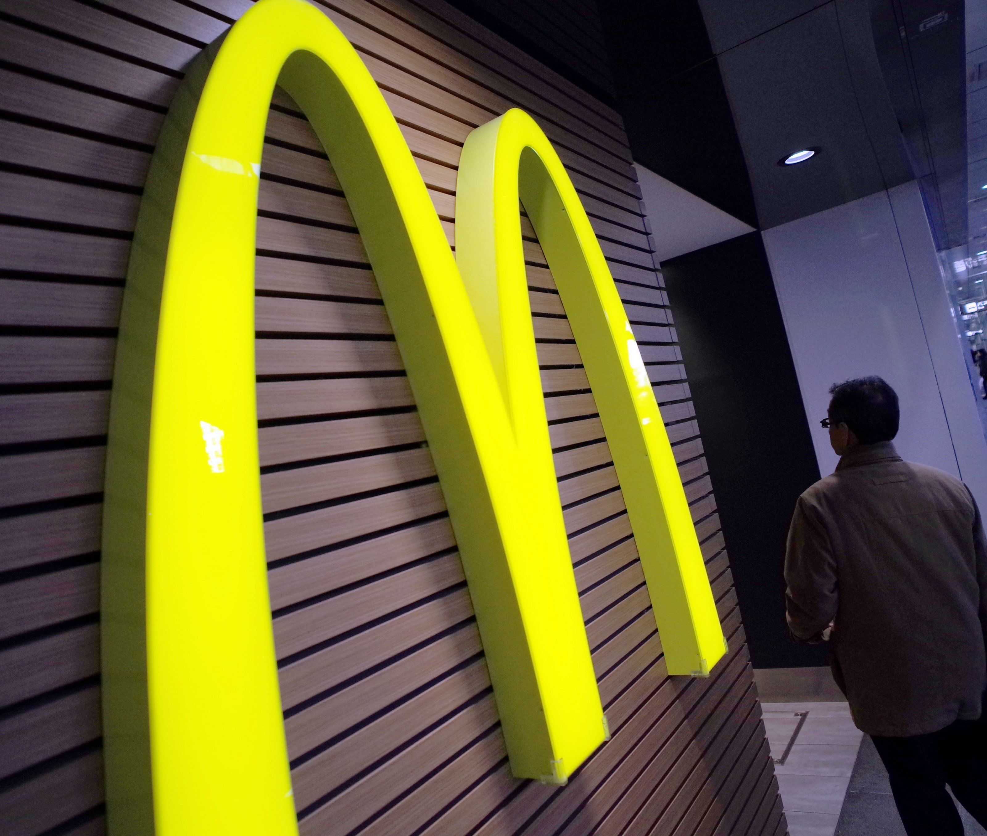 Fastfood-Kette McDonald's plant beim Millennium-Park-Kreisverkehr einen Standort Fastfood-Kette McDonald's plant beim Millennium-Park-Kreisverkehr einen Standort