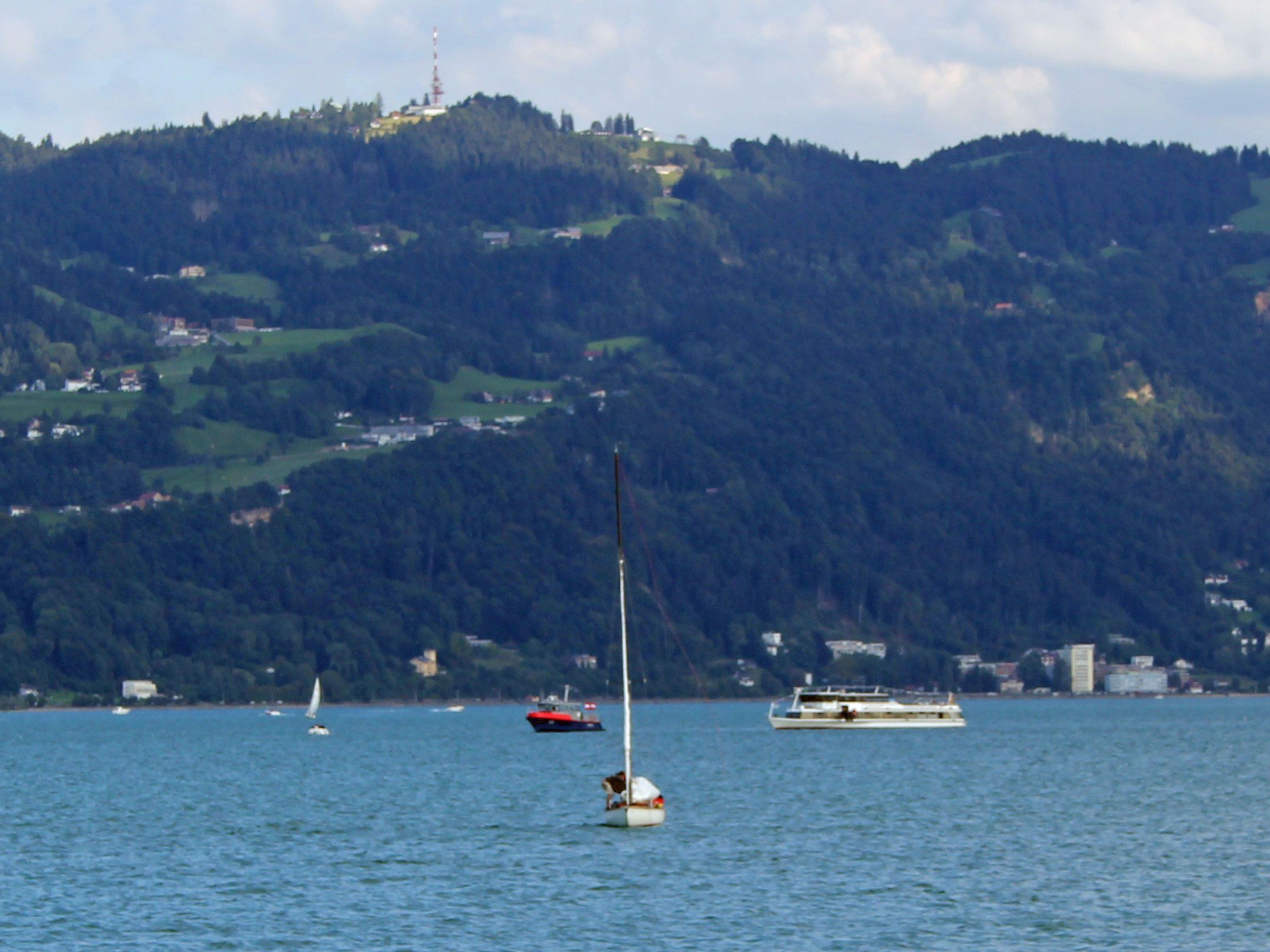 Schiff auf Bodensee bei Lindau leckgeschlagen.