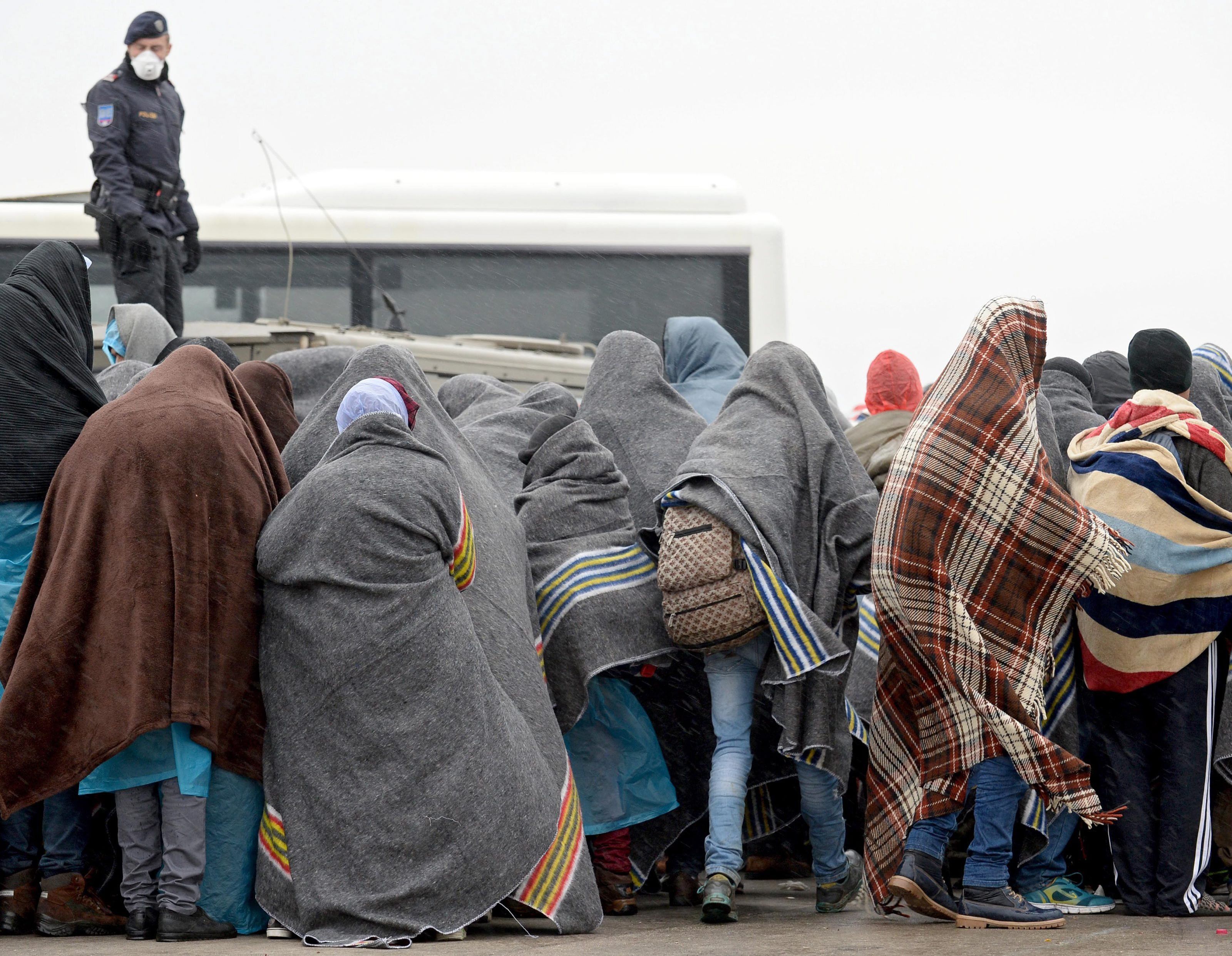 Flüchtlingshilfe: Inklusive Familiennachzug sogar bei 12,3 Mrd. Euro