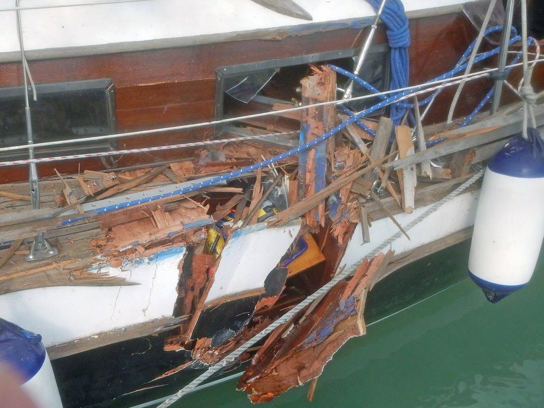 Bei der Kollision mit einem Fahrgastschiff wurde niemand verletzt.