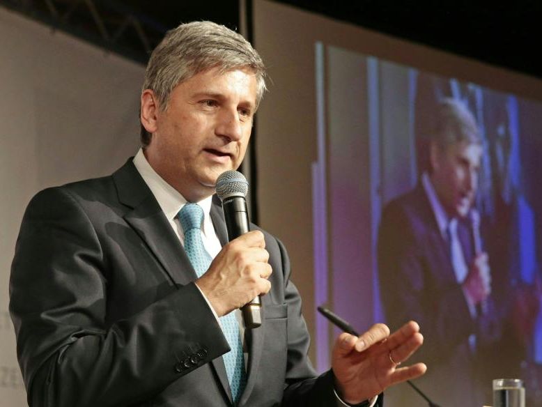 Spindelegger wird der neue Generaldirektor des in Wien ansässigen Internationalen Zentrums für die Entwicklung von Migrationspolitik (ICMPD). Spindelegger wird der neue Generaldirektor des in Wien ansässigen Internationalen Zentrums für die Entwicklung von Migrationspolitik (ICMPD).