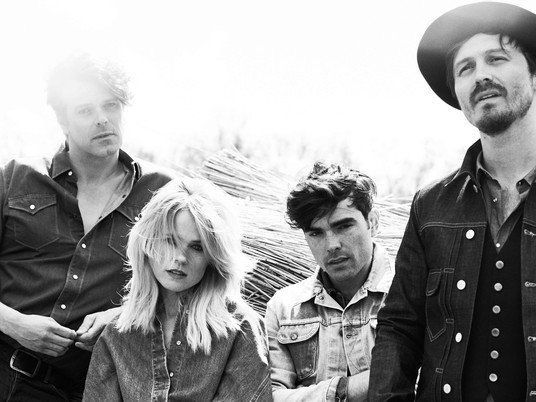 The Common Linnets mit neuer Formation - und altbewährtem Sound. The Common Linnets mit neuer Formation - und altbewährtem Sound.