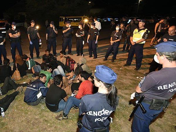Ein Auto-Konvoi will sich nach Ungarn aufmachen, um Solidarität zu zeigen