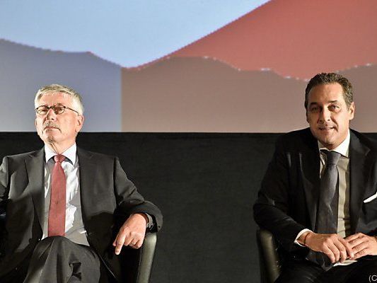 Publizist Sarrazin bei Podiumsdiskussion mit Strache Publizist Sarrazin bei Podiumsdiskussion mit Strache