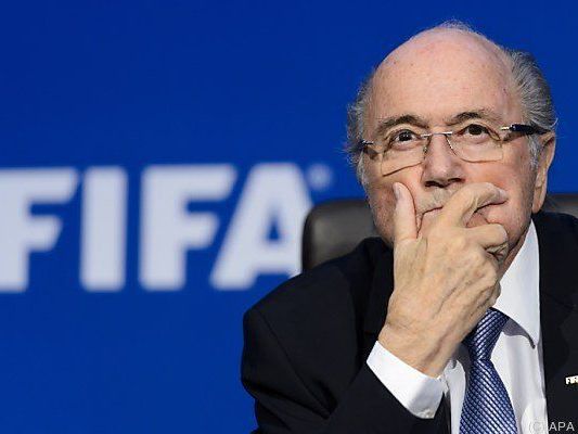 Druck auf FIFA-Boss Sepp Blatter verstärkt sich weiter Druck auf FIFA-Boss Sepp Blatter verstärkt sich weiter