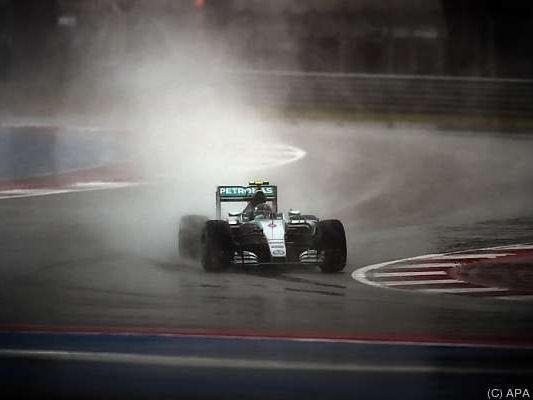 Rosberg kam mit dem Regen im verkürzten Qualifying am besten zurecht Rosberg kam mit dem Regen im verkürzten Qualifying am besten zurecht