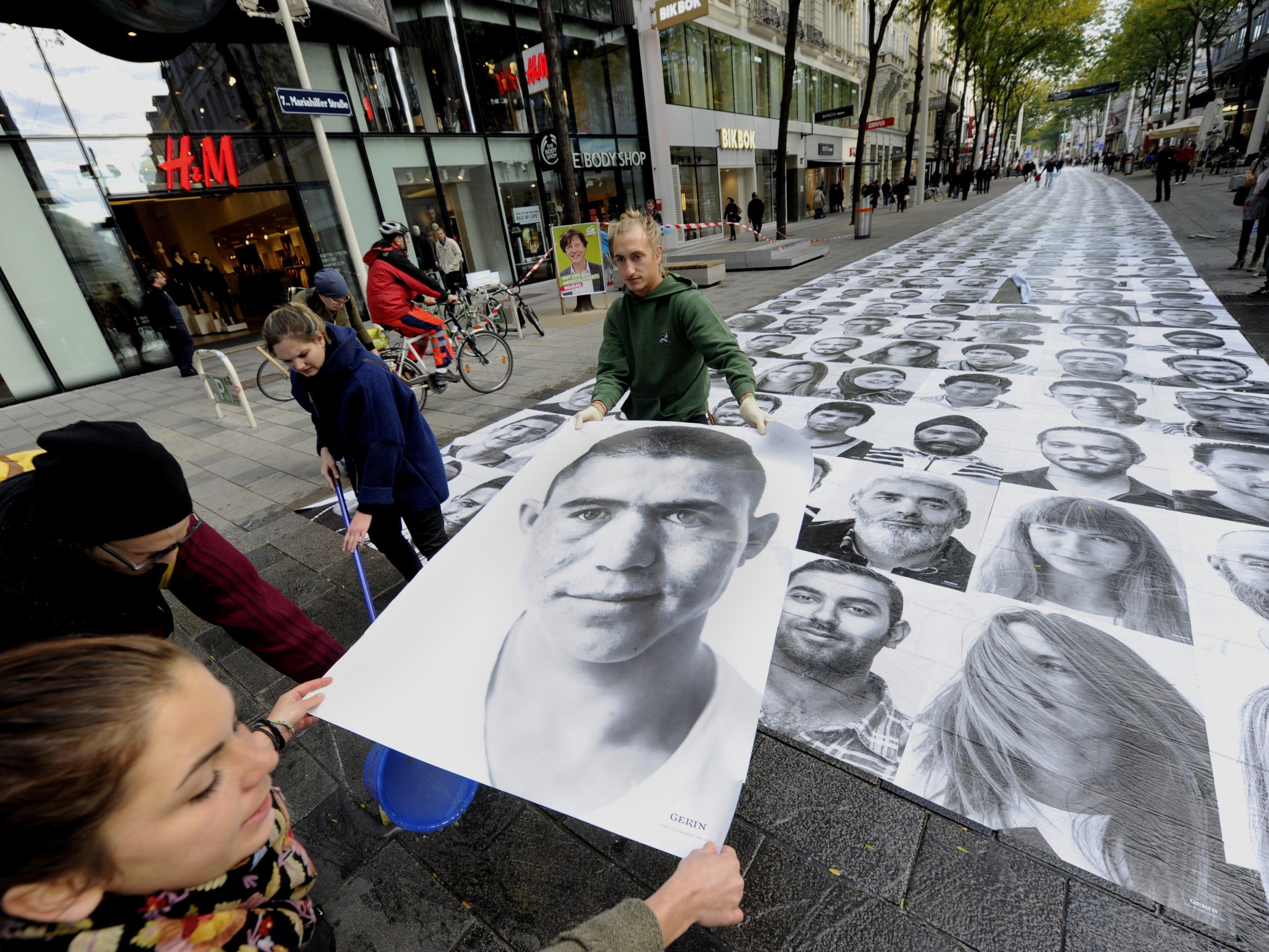 Flüchtlinge - Fotoporträts auf Mariahilfer Straße als "Walk of Fame"