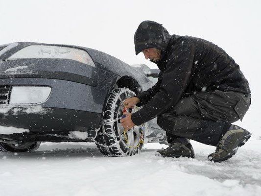 Welche Winterausrüstungs-Bestimmungen gelten in den Nachbarländern?