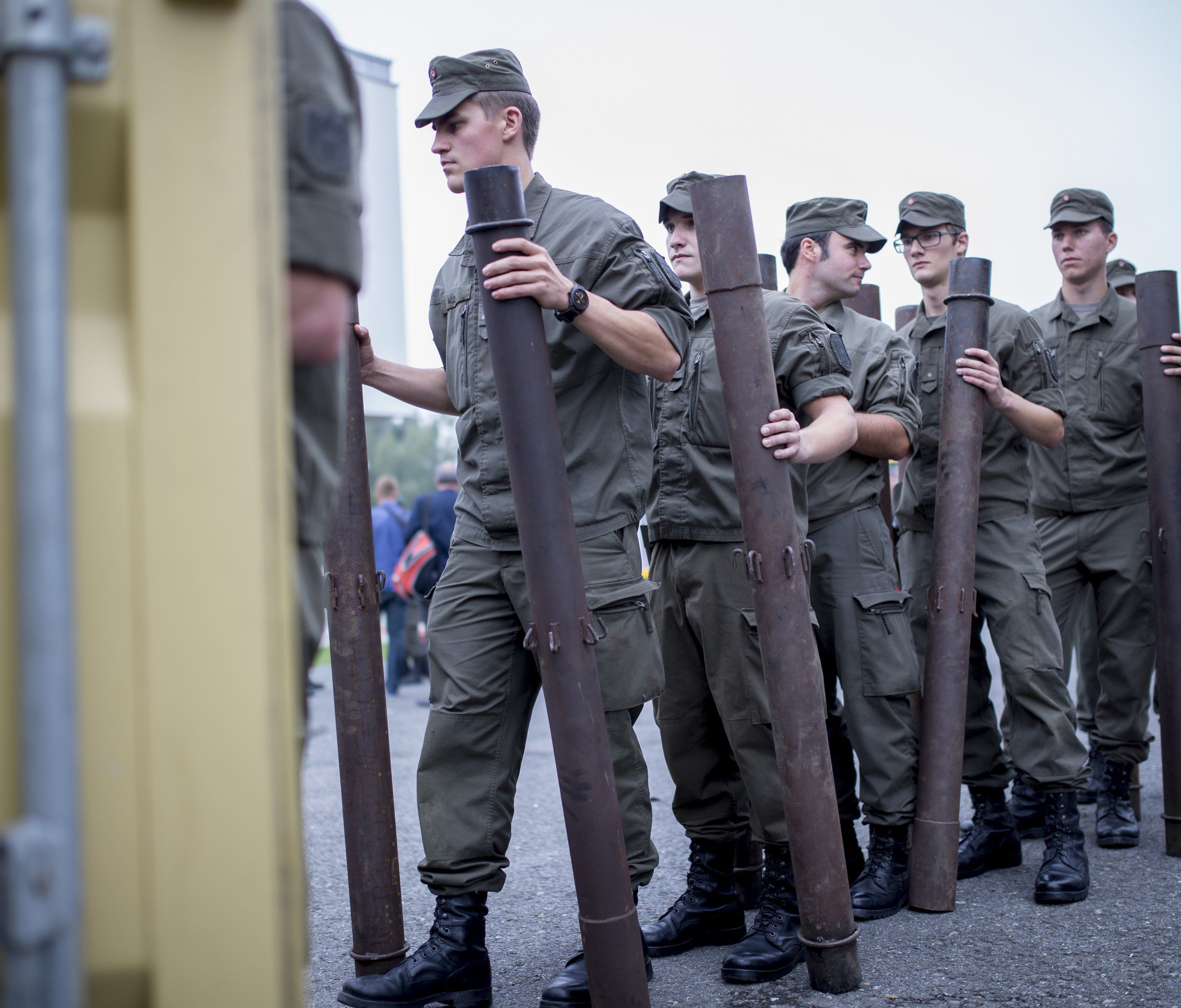 Insgesamt 460 Soldaten in der Steiermark im Einsatz oder in Bereitschaft. Insgesamt 460 Soldaten in der Steiermark im Einsatz oder in Bereitschaft.