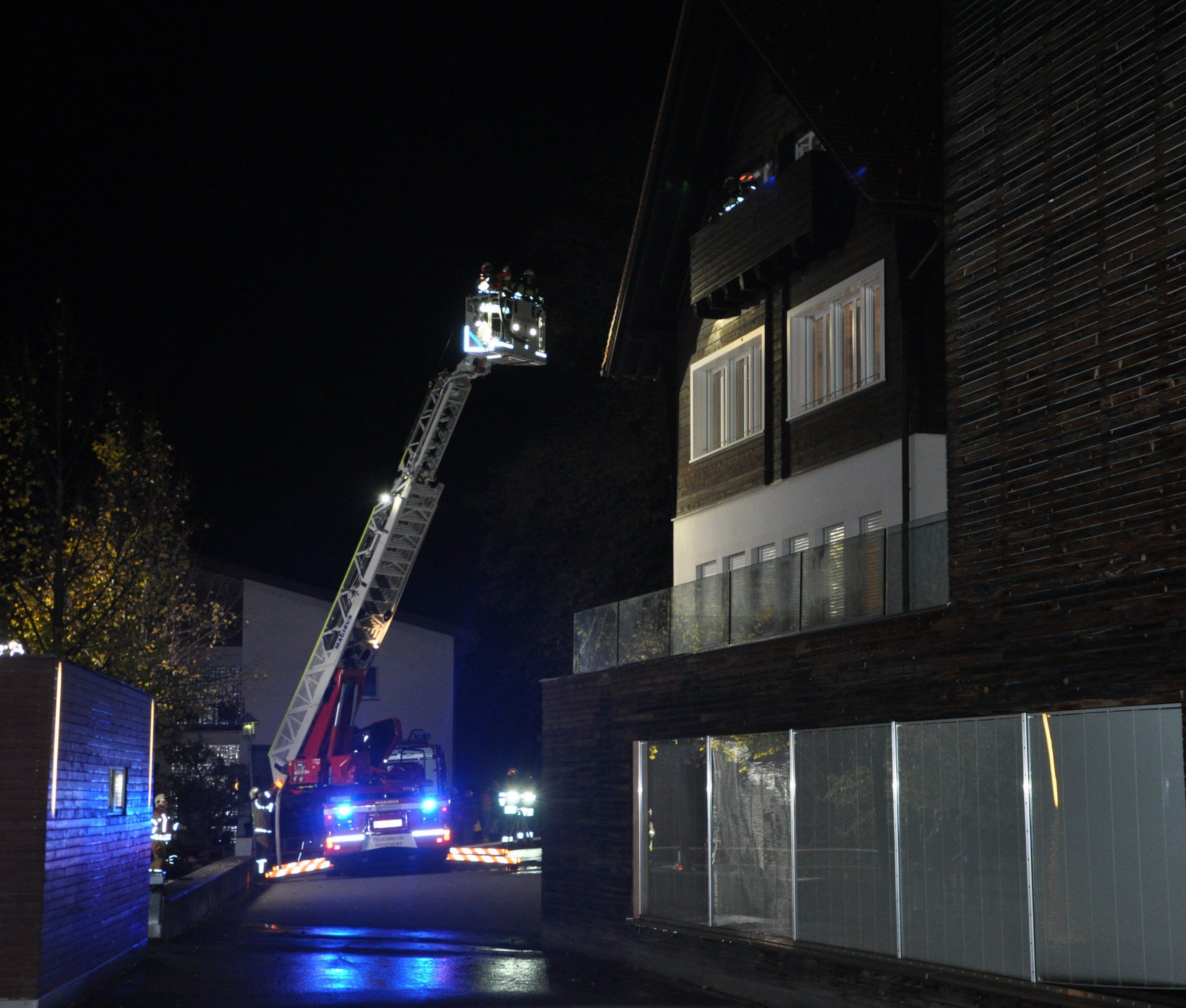 Die Vorderländer Feuerwehren stellten bei den Abschlussübungen ihre Schlagkraft unter Beweis. Die Vorderländer Feuerwehren stellten bei den Abschlussübungen ihre Schlagkraft unter Beweis.