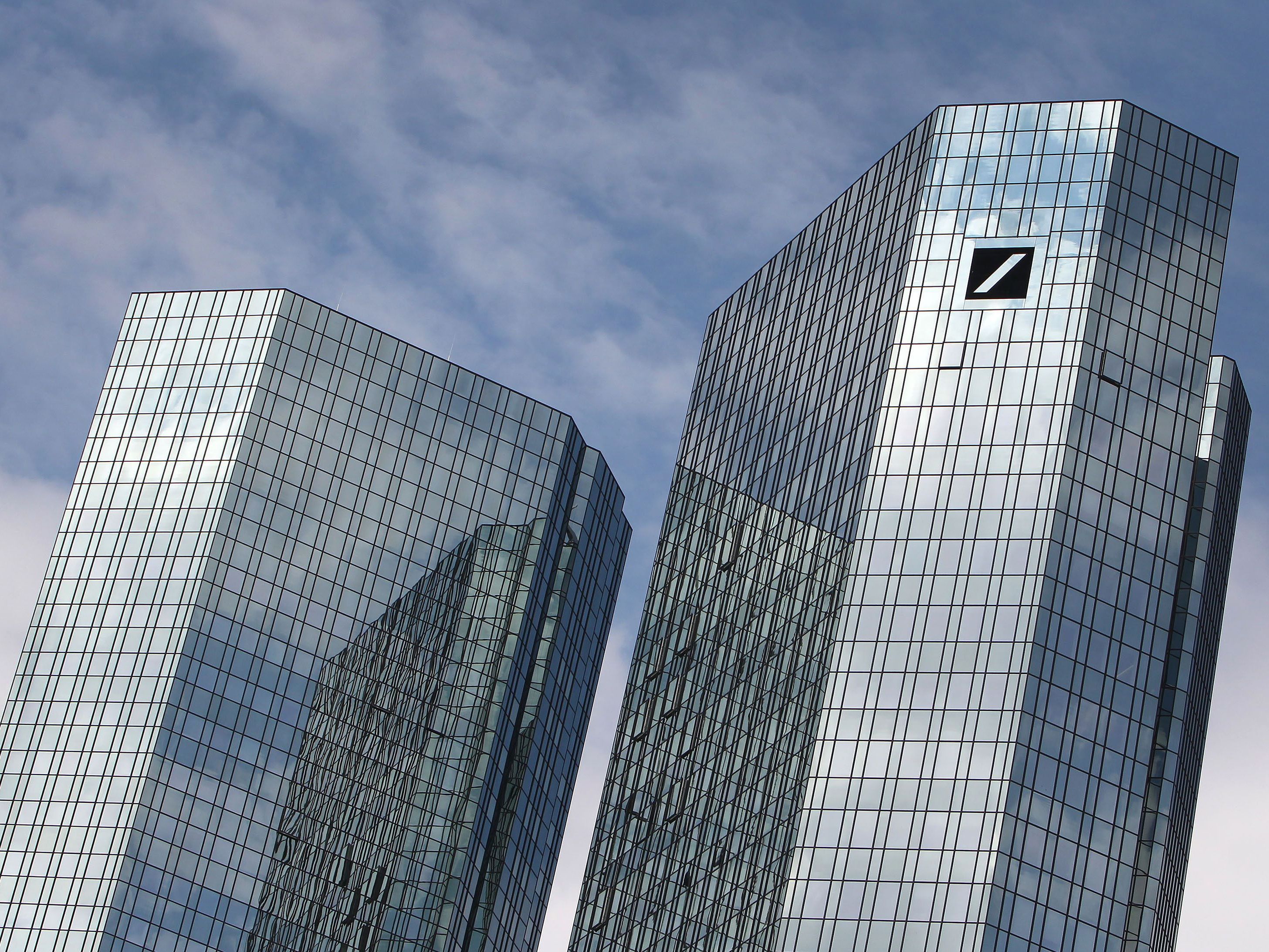 Die Deutsche Bank streicht 15.000 Stellen. Die Deutsche Bank streicht 15.000 Stellen.