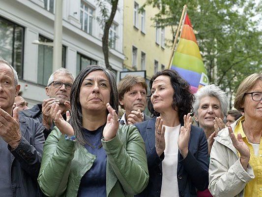 Wenn die Grünen wahlkämpfen - mittendrin: Spitzenkandidatin Maria Vassilakou und Bundessprecherin Eva Glawischnig