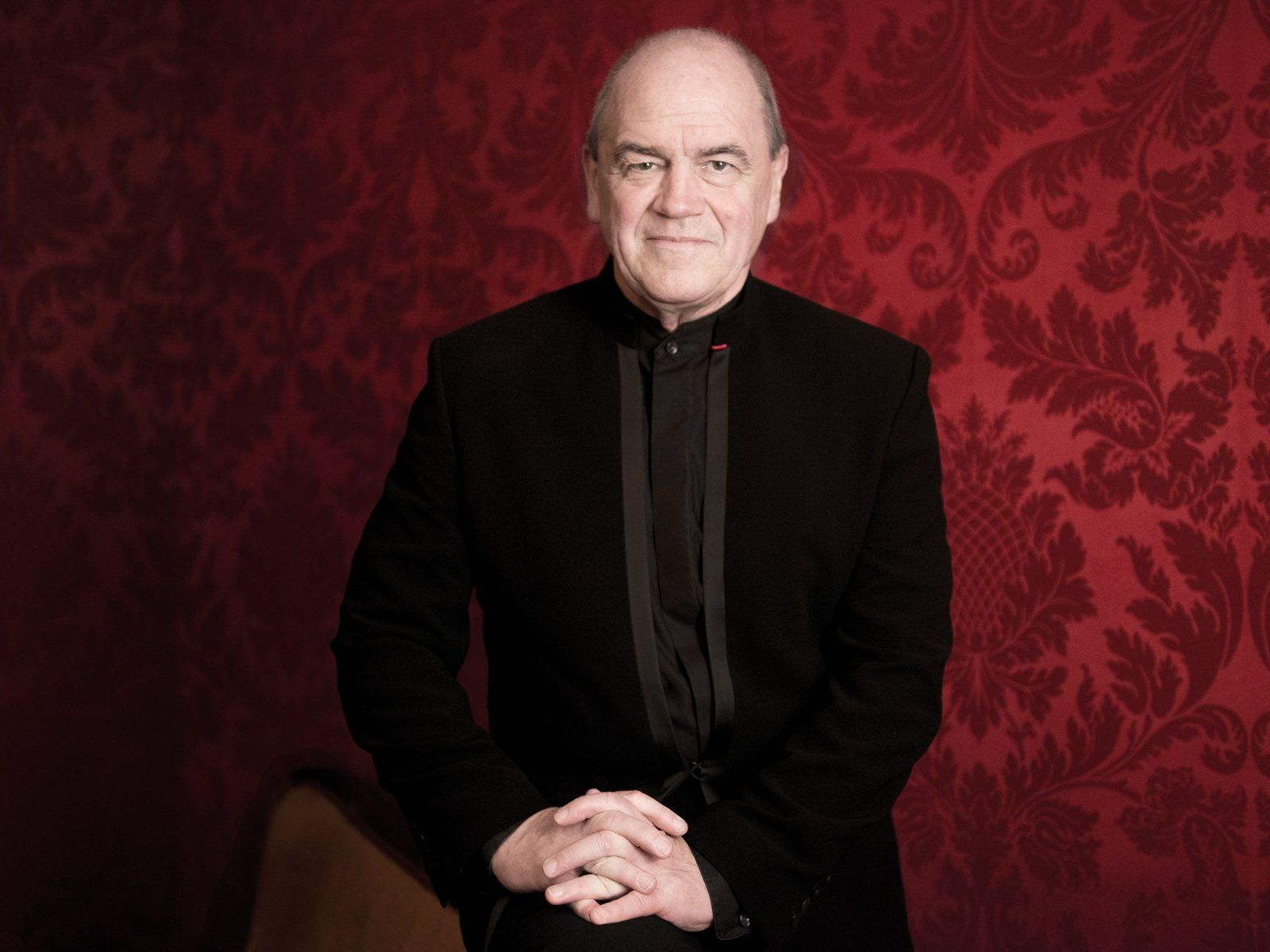 Hans Graf – einer der bedeutendsten Dirigenten der heutigen Zeit – steht zum ersten Mal am Dirigentenpult des Symphonieorchesters. Hans Graf – einer der bedeutendsten Dirigenten der heutigen Zeit – steht zum ersten Mal am Dirigentenpult des Symphonieorchesters.