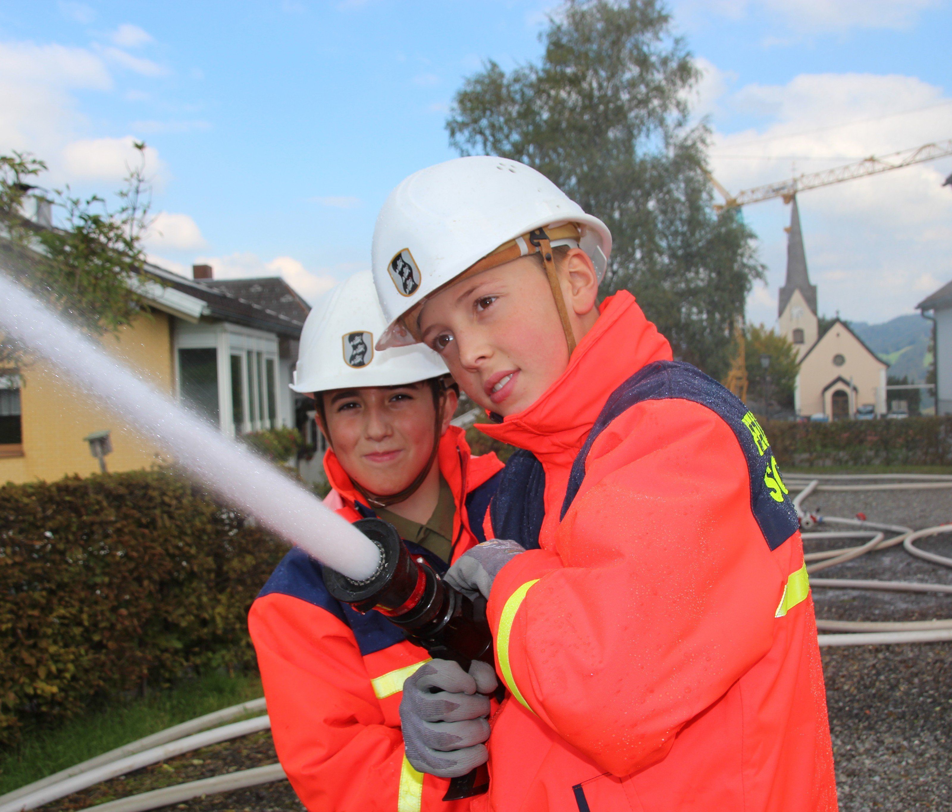 Kreisübung in Buch: Jugendliche Begeisterung für die Feuerwehr