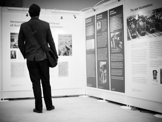 Bis Jänner 2016 kann die Wanderausstellung in Wiener Neustadt besichtigt werden. Bis Jänner 2016 kann die Wanderausstellung in Wiener Neustadt besichtigt werden.