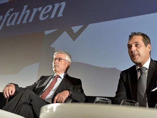 FPÖ-Obmann Heinz-Christian Strache (R) und der deutsche Publizist Thilo Sarrazin am Dienstag in Wien