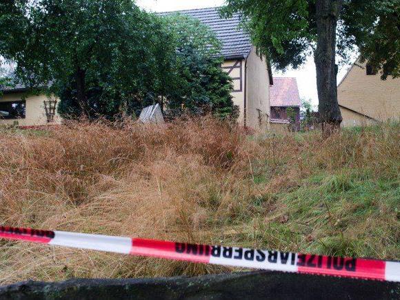 Nach einem Brand im Bezirk Wiener Neustadt wurde eine Leiche entdeckt.