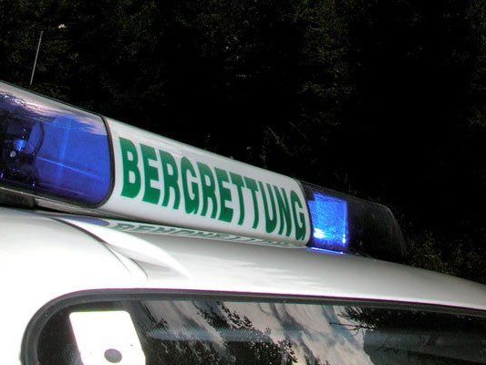 81-jähriger Deutscher 150 Meter in Felsrinne abgestürzt. 81-jähriger Deutscher 150 Meter in Felsrinne abgestürzt.