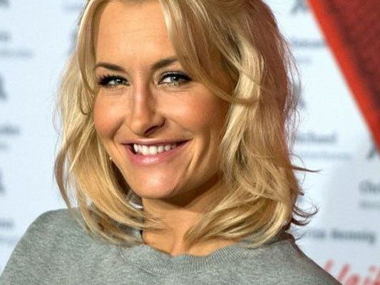 Sarah Connor soll eine syrische Familie bei sich aufgenommen haben. Sarah Connor soll eine syrische Familie bei sich aufgenommen haben.