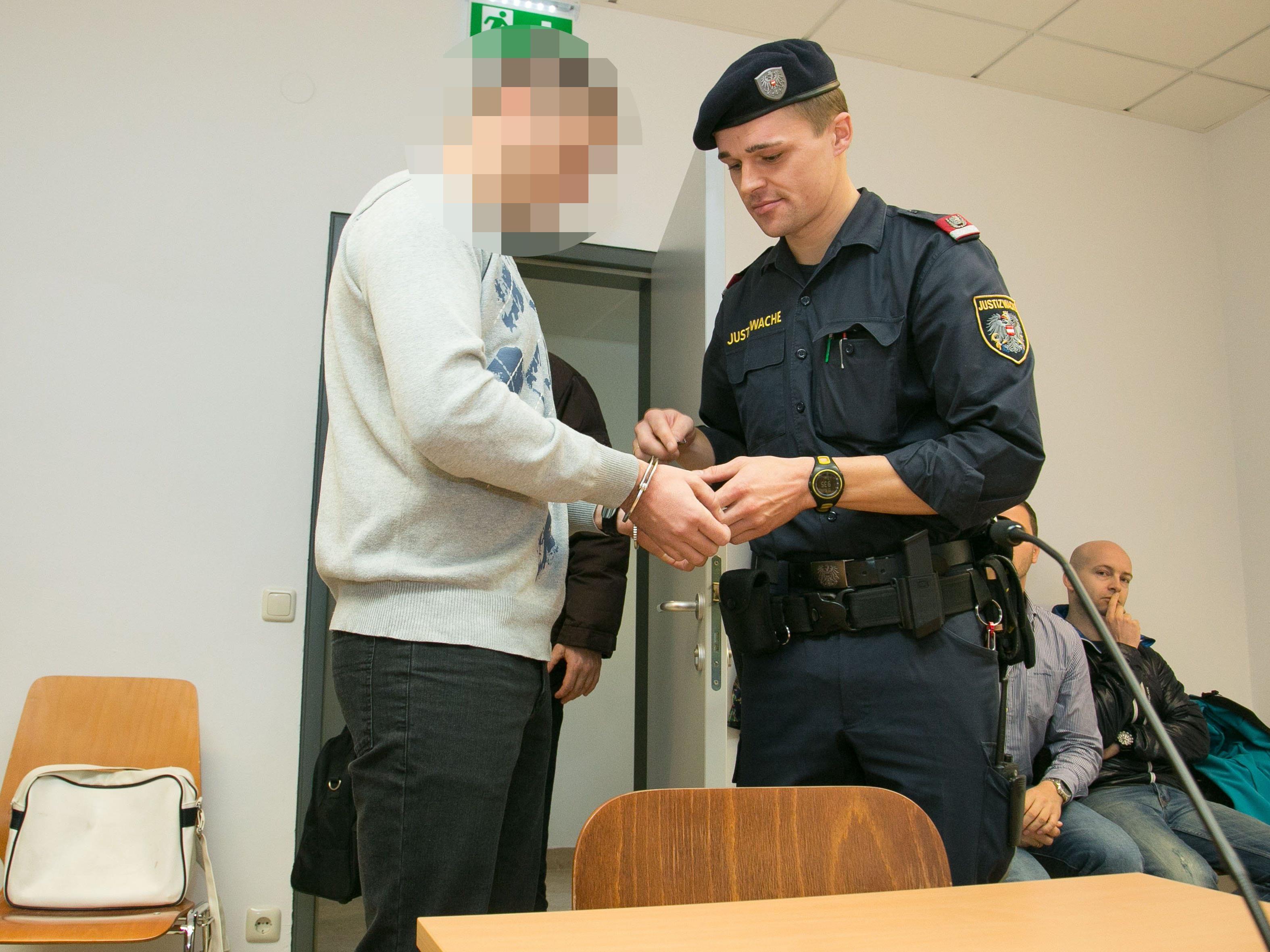 Zwei Schlepper-Prozesse fanden am Dienstag in Salzburg statt.