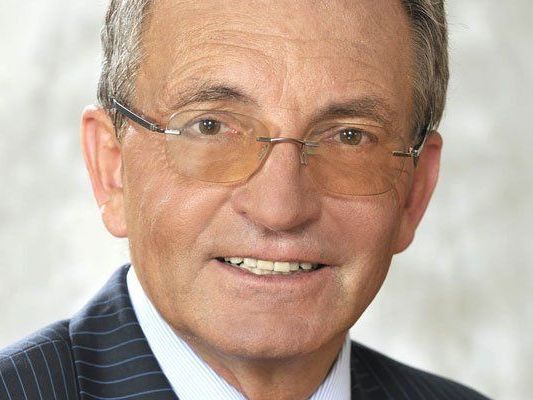 Große Aufregung um Wiedens Bezirksvorsteher Plasch. Große Aufregung um Wiedens Bezirksvorsteher Plasch.