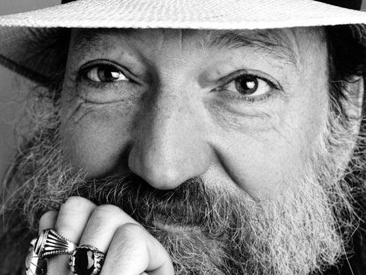 Der Wiener Musiker Roland Neuwirth wird 65. Der Wiener Musiker Roland Neuwirth wird 65.