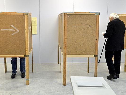In einem Wahllokal in Ottakring im Rahmen der Gemeinderats- und Landtagswahl in Wien