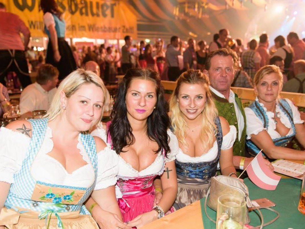 Neuer Besucherrekord auf der Wiener Wiesn 2015. Neuer Besucherrekord auf der Wiener Wiesn 2015.