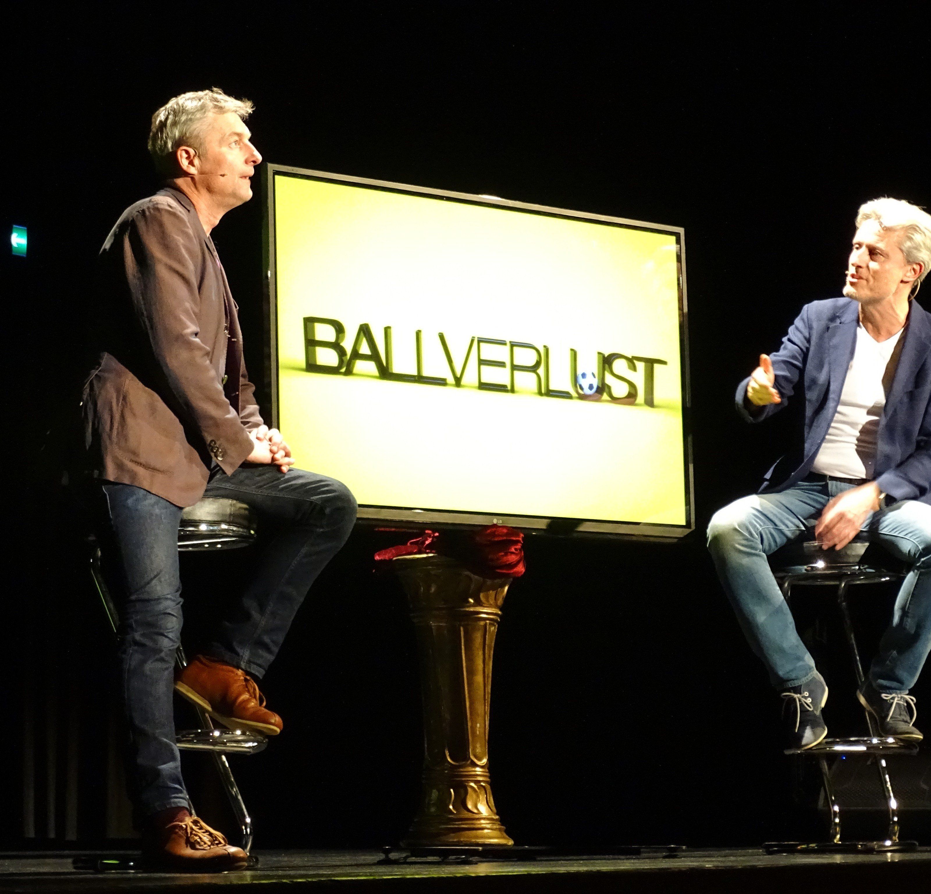 Alfred Dorfer und Florian Scheuba gastierten mit ihrem neuesten Programm "Ballverlust" im Sonnenbergsaal. Alfred Dorfer und Florian Scheuba gastierten mit ihrem neuesten Programm "Ballverlust" im Sonnenbergsaal.