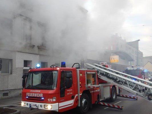 Matratze in desolatem Wohnhaus in Wien-Donaustadt brannte