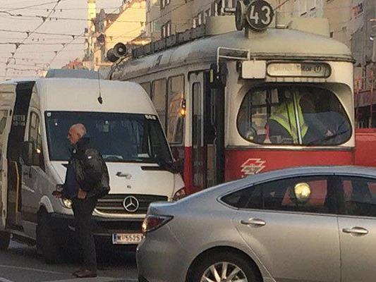 Auf der Hernalser Hauptstraße kam es zu einem Unfall mit einer Straßenbahn