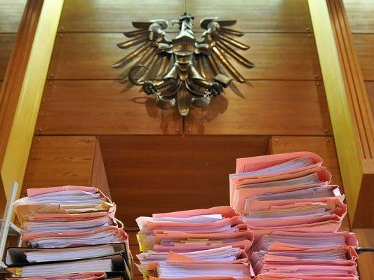 Die SPÖ musste sich wegen zu hoher Wahlkampfkosten verantworten. Die SPÖ musste sich wegen zu hoher Wahlkampfkosten verantworten.