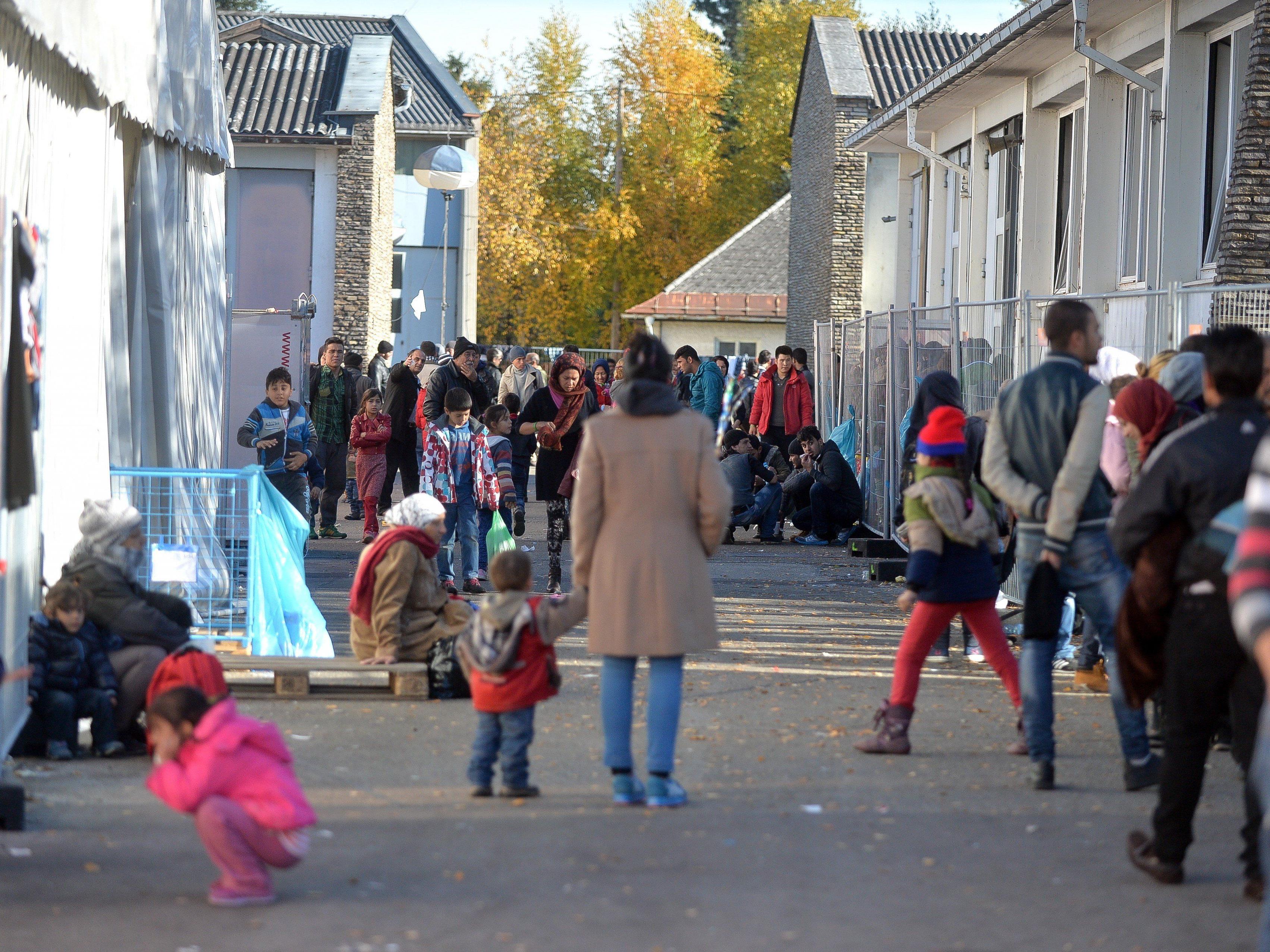 Rund 70.000 Asylwerber in Quartieren untergebracht - Seite Jahresbeginn 40.000 Plätze geschaffen.
