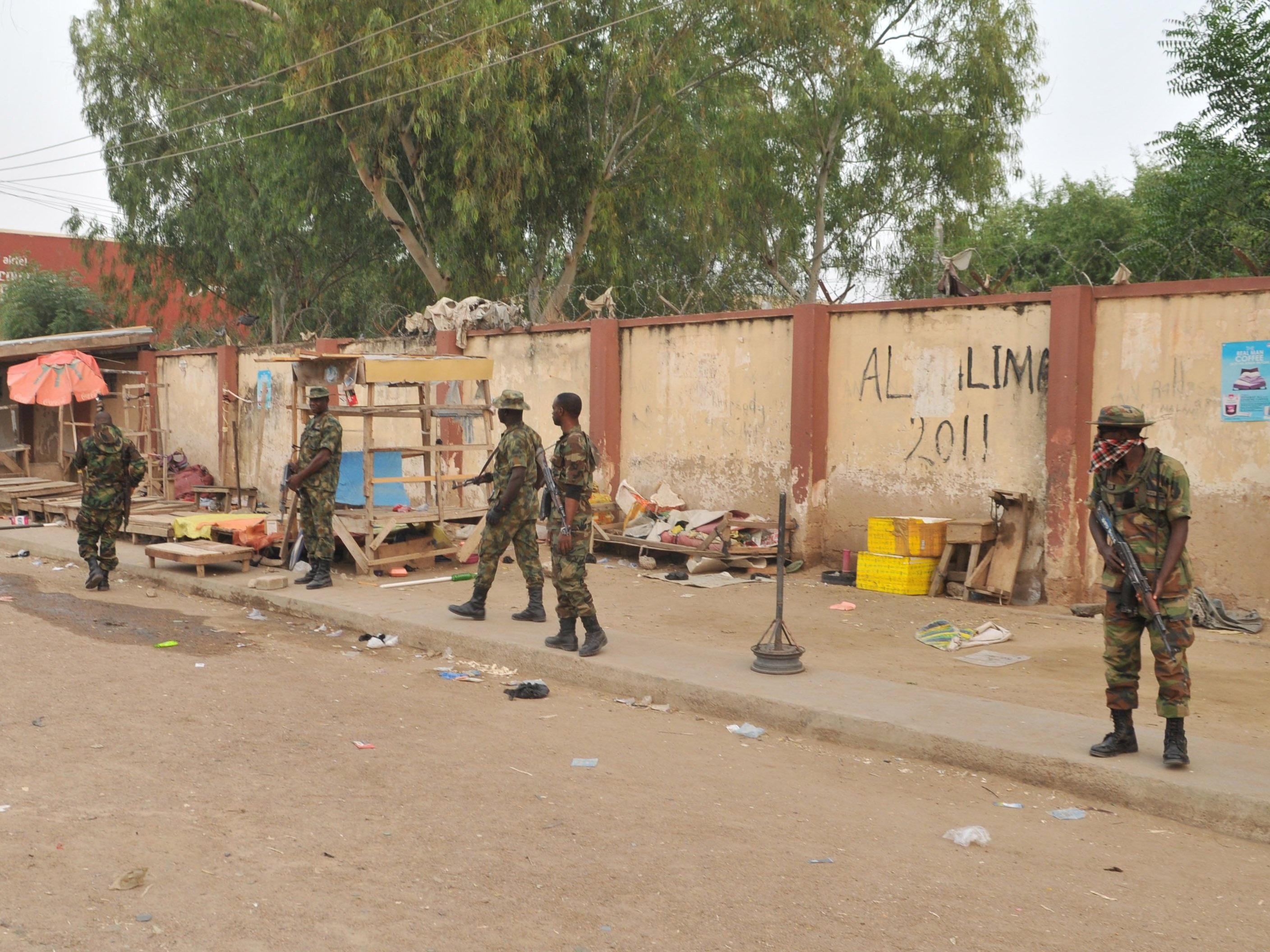 Junge Attentäterinnen reißen in Nigeria 15 Menschen in den Tod.