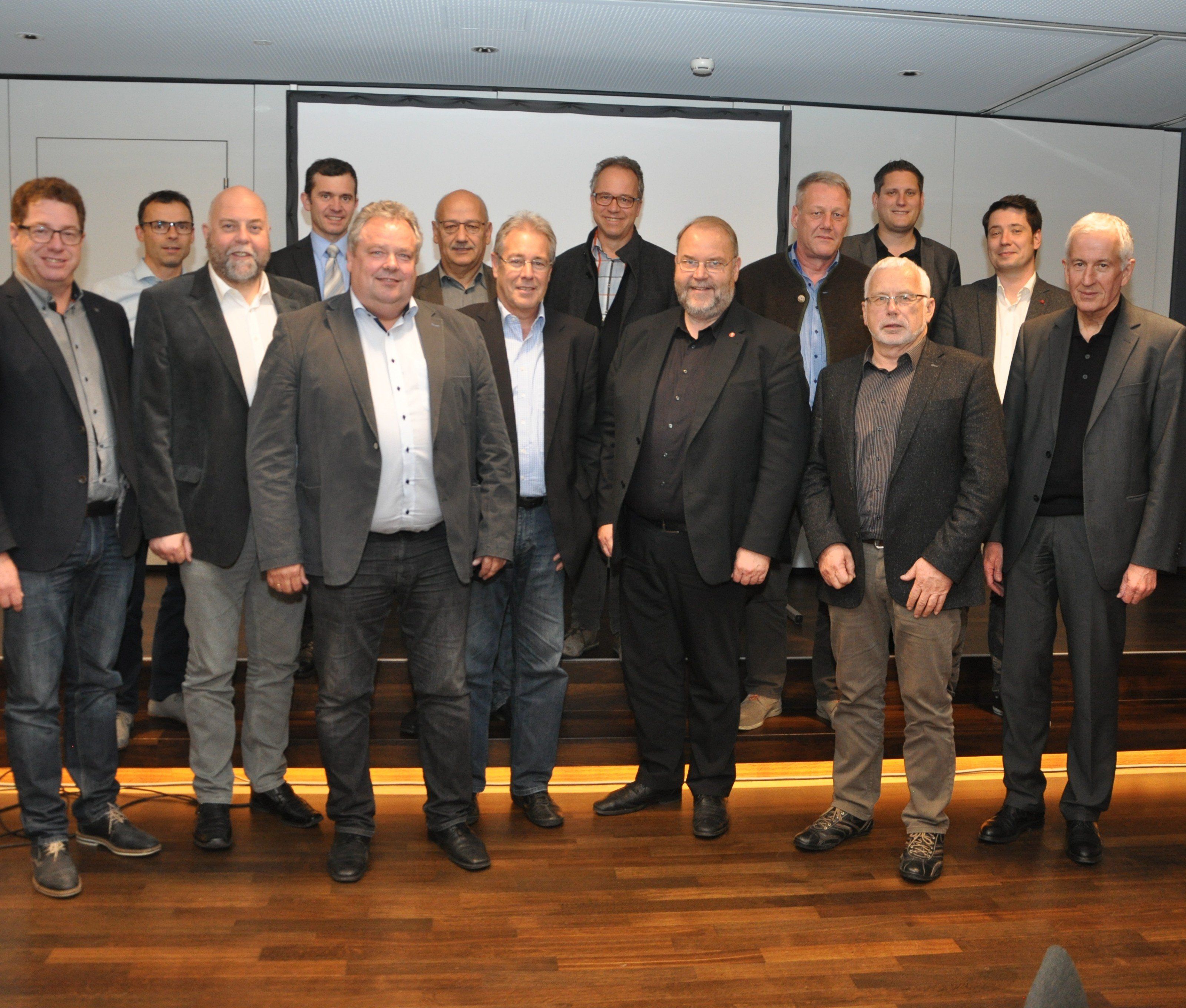 Die Bürgermeister der RegioVorderland- Feldkirch und Regio Manager Christoph Kirchengast bei der Generalversammlung in Rankweil Die Bürgermeister der RegioVorderland- Feldkirch und Regio Manager Christoph Kirchengast bei der Generalversammlung in Rankweil