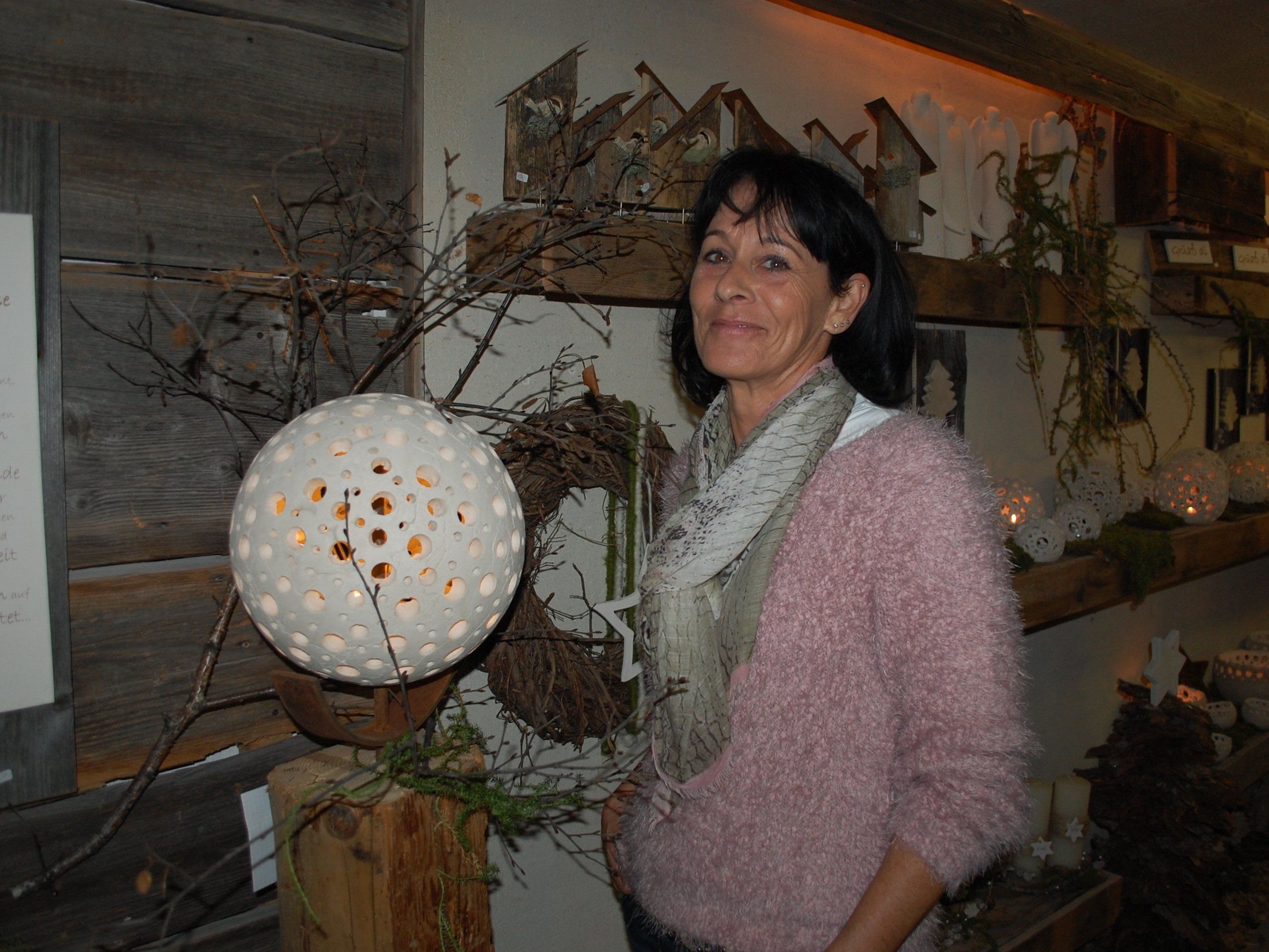Gabi Vonderleu machte aus ihrem Hobby ihren Beruf und fertigt wunderschöne Tonwaren. Gabi Vonderleu machte aus ihrem Hobby ihren Beruf und fertigt wunderschöne Tonwaren.