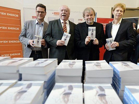 (v.l.n.r.) Der designierte Stadtschulratspräsident Jürgen Czernohorszky, Bgm. Michael Häupl, der norwegische Autor Jostein Gaarder und Helmut Schneider (Geschäftsführer von Echomedia) bei der Buchpräsentation