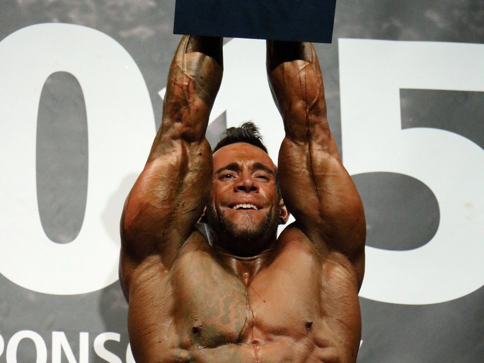 Der überglückliche Mister Universe 2015 Rainer Stoss nach seiner triumphalen Show in Southport/England. Der überglückliche Mister Universe 2015 Rainer Stoss nach seiner triumphalen Show in Southport/England.