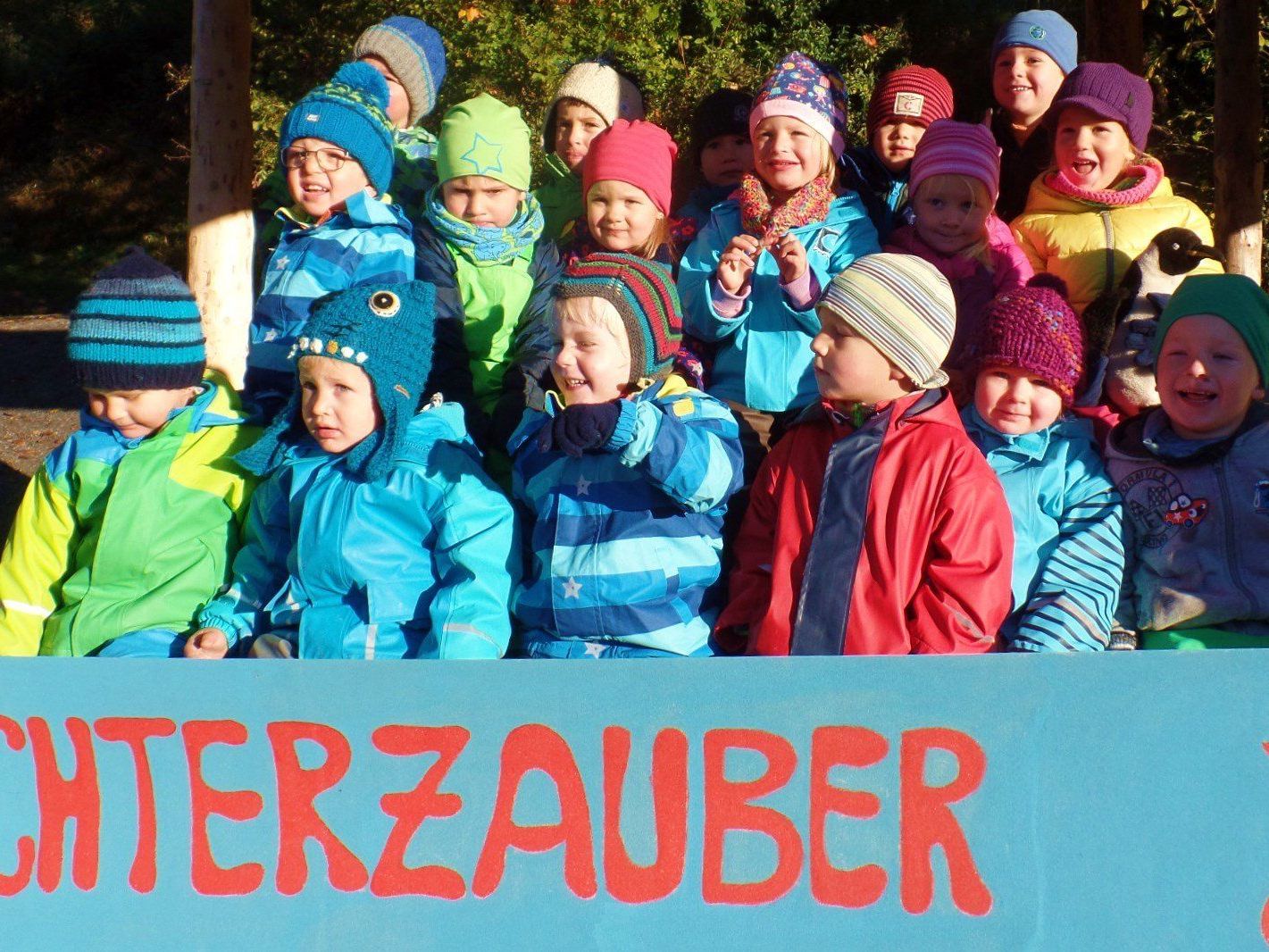 Lichterzauber der Kindergruppe Waldwichtel in Nüziders Lichterzauber der Kindergruppe Waldwichtel in Nüziders