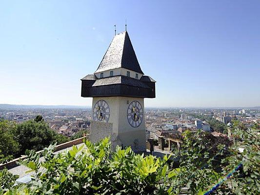 Der Uhrturm auf dem Schlossberg in Graz - sein Zwilling wird in Wien errichtet