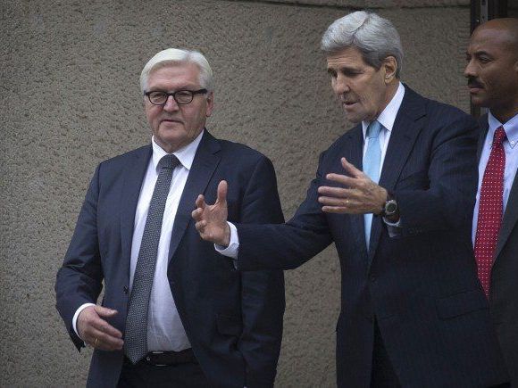 Der deutsche Außenminister Steinmeier mit John Kerry. Der deutsche Außenminister Steinmeier mit John Kerry.