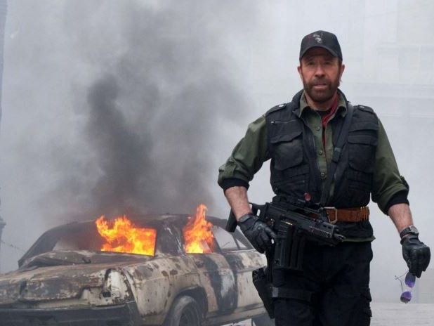 Chuck Norris-Satire-Posting wird zum viralen Hit. Chuck Norris-Satire-Posting wird zum viralen Hit.