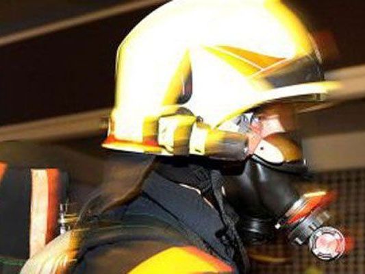 Die Frau hatte noch versucht, den Brand selbst zu löschen. Die Frau hatte noch versucht, den Brand selbst zu löschen.